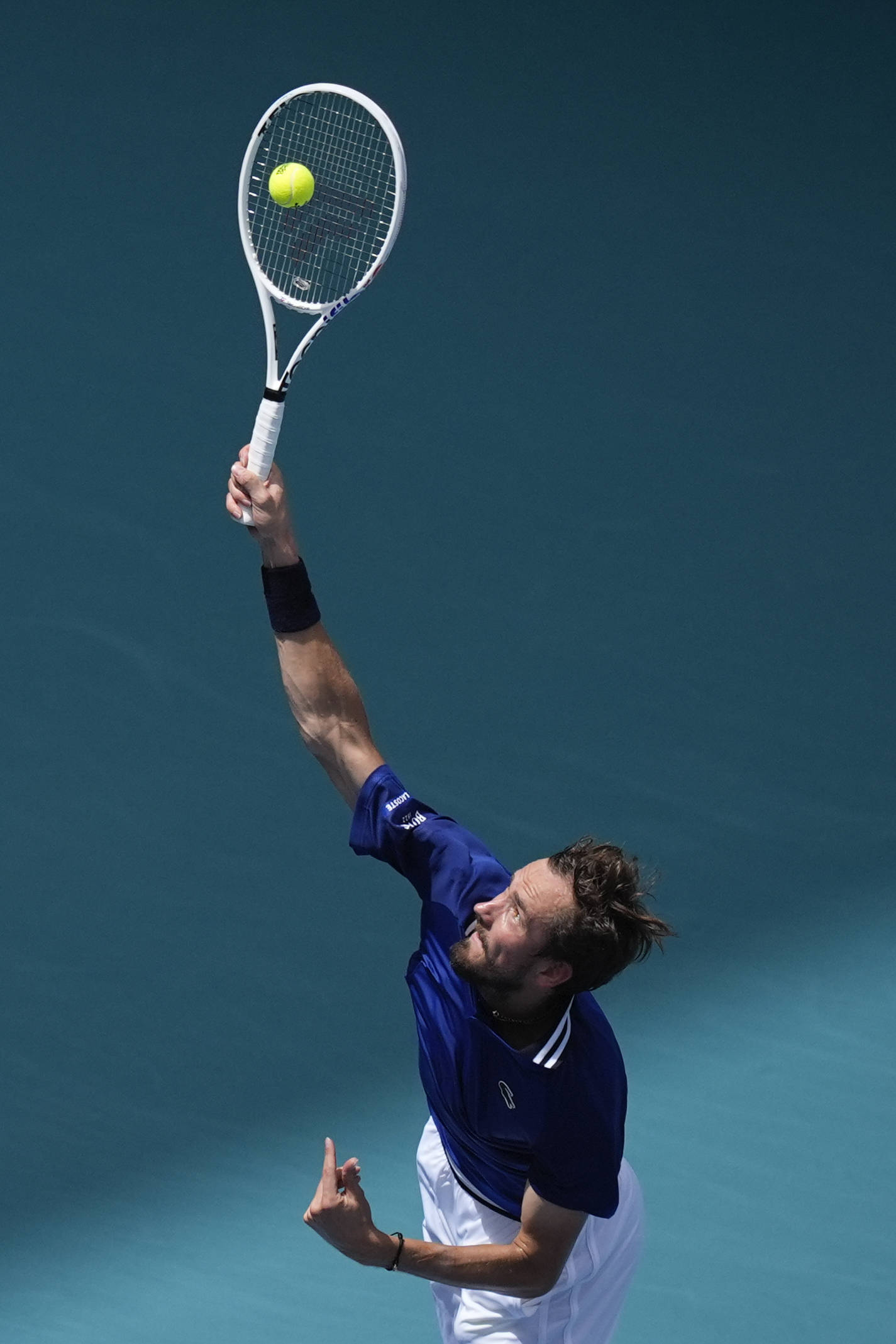 意大利网球队险胜日本网球队,梅德韦杰夫统治全场的简单介绍 意大利网球队险胜日本网球队,梅德韦杰夫统治全场的简单介绍