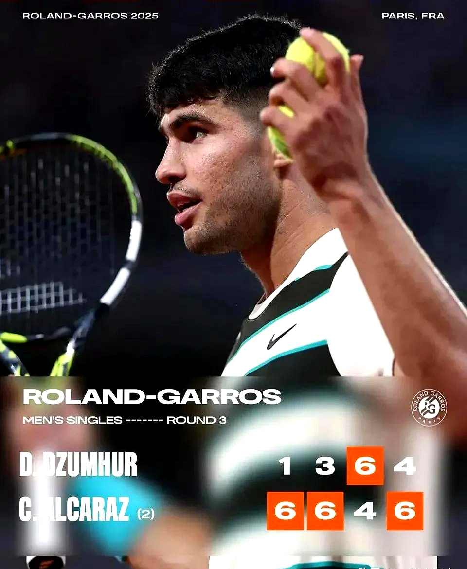 包含世界网球队碾压日本网球队，阿尔卡拉斯统治全场的词条