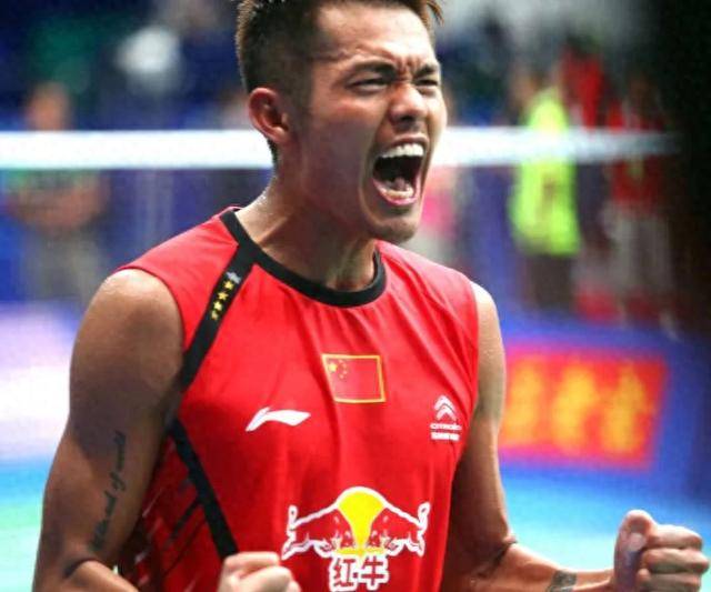 中国羽毛球队逆转英格兰羽毛球队，林丹惊艳世界