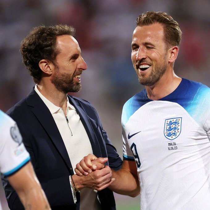 英格兰羽毛球队轻取泰国羽毛球队，辛杜三分雨点燃全场