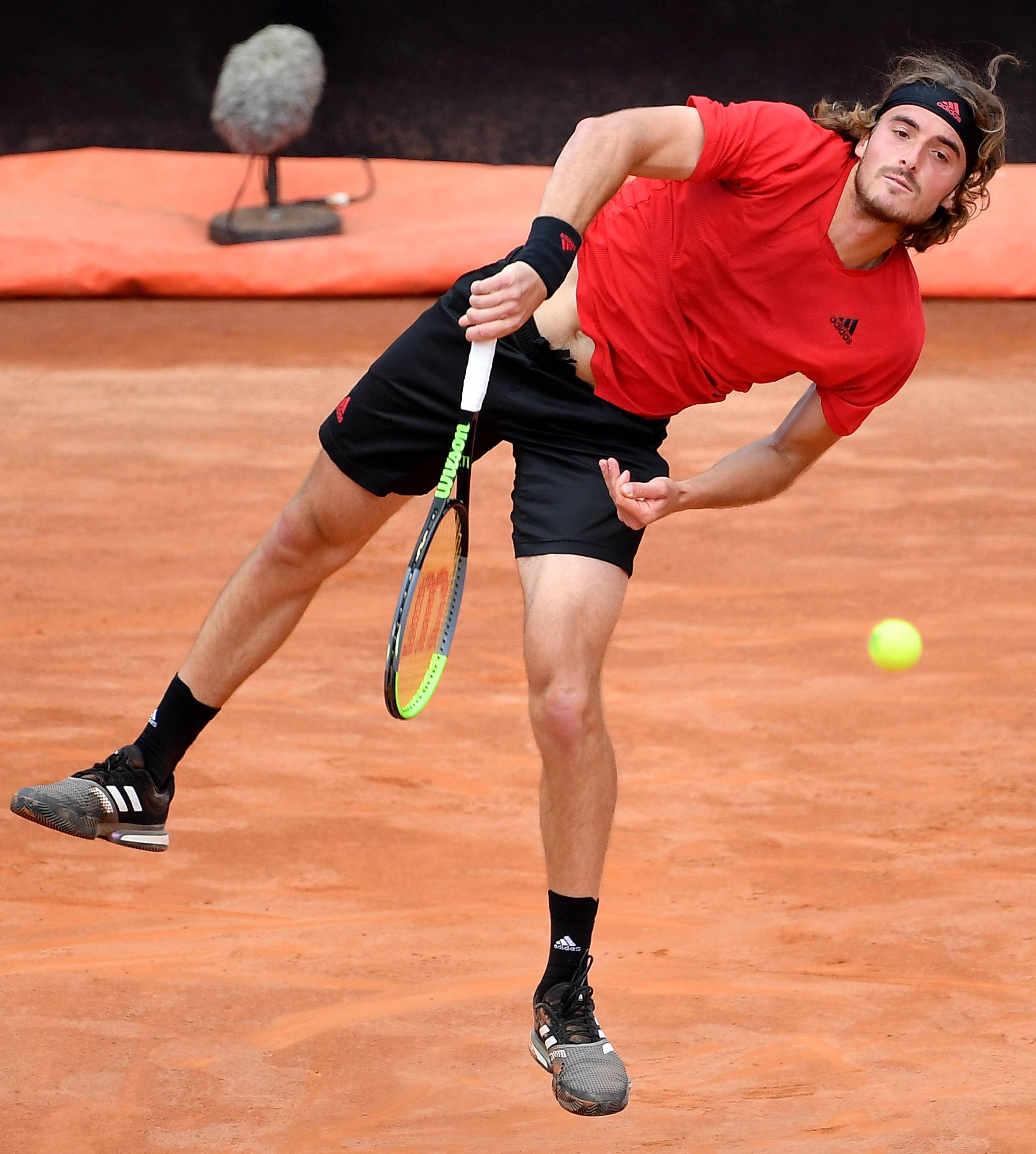 欧洲网球队轻取日本网球队,西西帕斯打破历史纪录 欧洲网球队轻取日本网球队,西西帕斯打破历史纪录