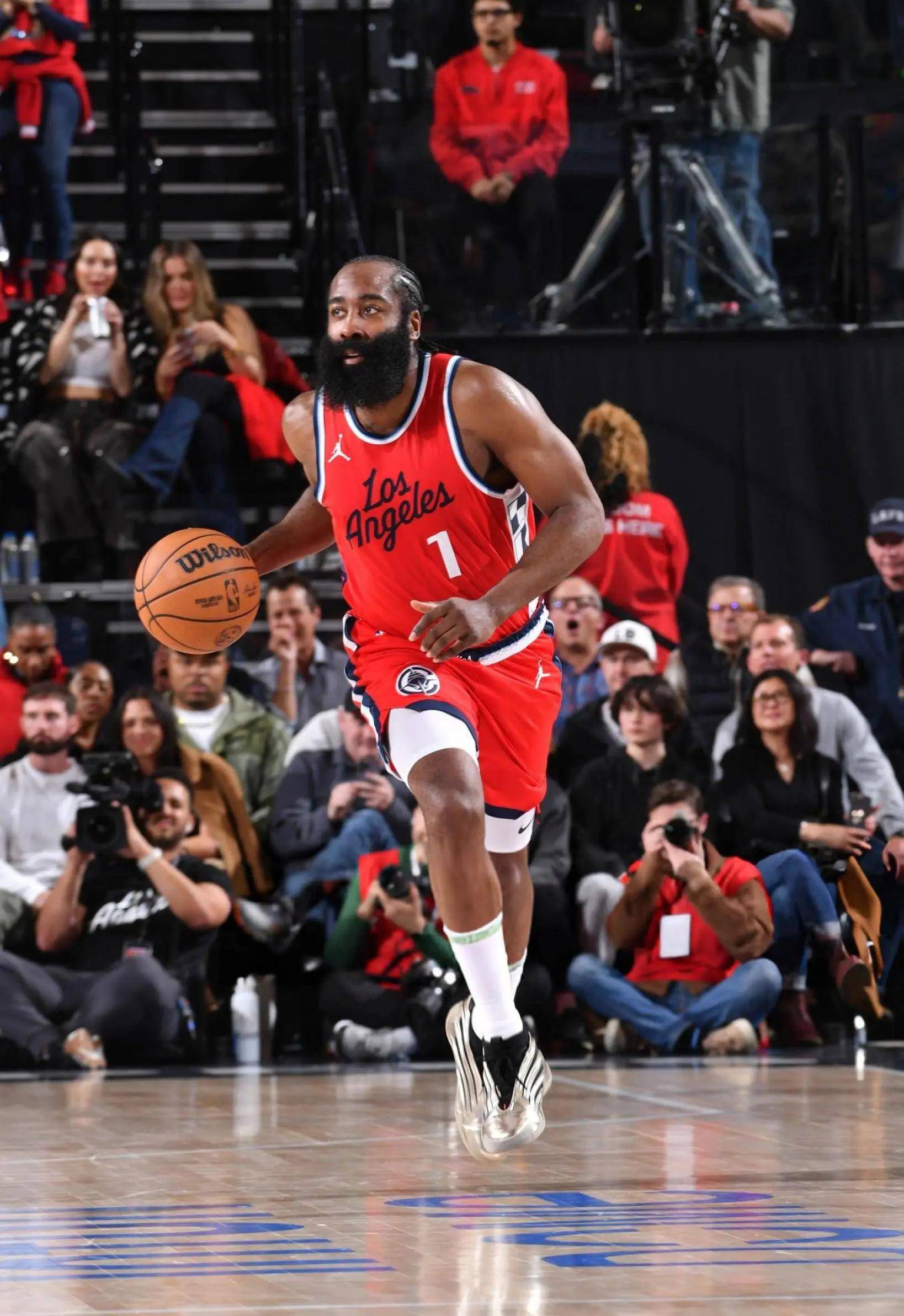 上海队逆转爵士,哈登状态火热 上海队逆转爵士,哈登状态火热