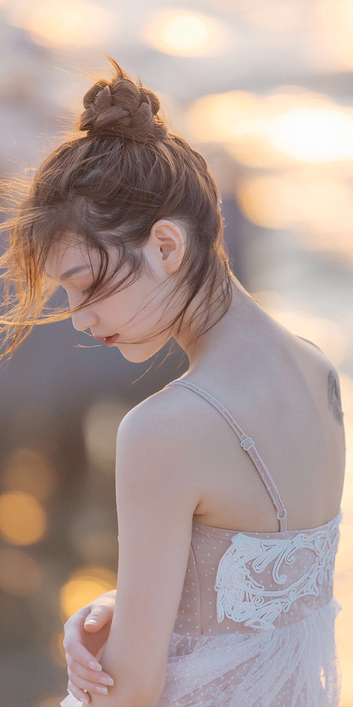 唯一，绿茵孤勇者—当赖斯以一敌二扼住死敌咽喉，德比荣光刻入城市天际线