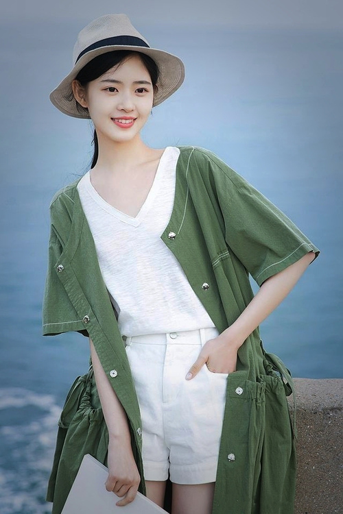 双重面孔，在比利亚雷亚尔的雨夜，孔德为曼联打出生涯之夜