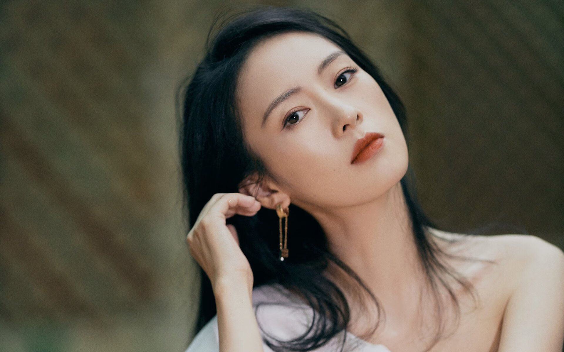 主场高悬烈日,远方升起东契奇